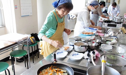 子ども食堂・元気百倍レストランなじょも