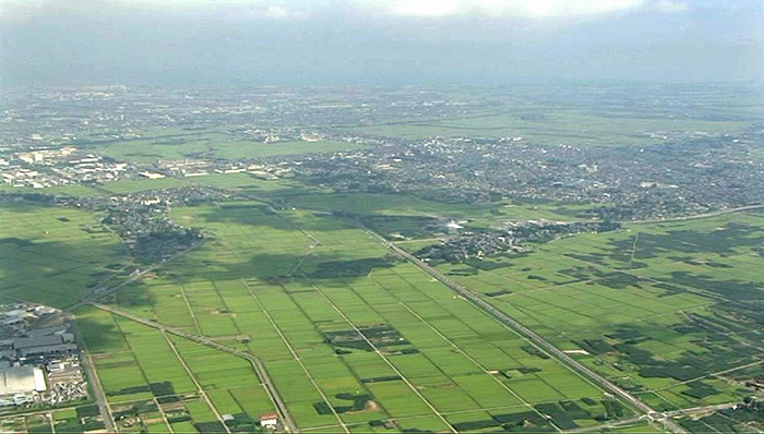 かつて「芦沼」と呼ばれた水面は広大で緑豊かな大地へと変貌